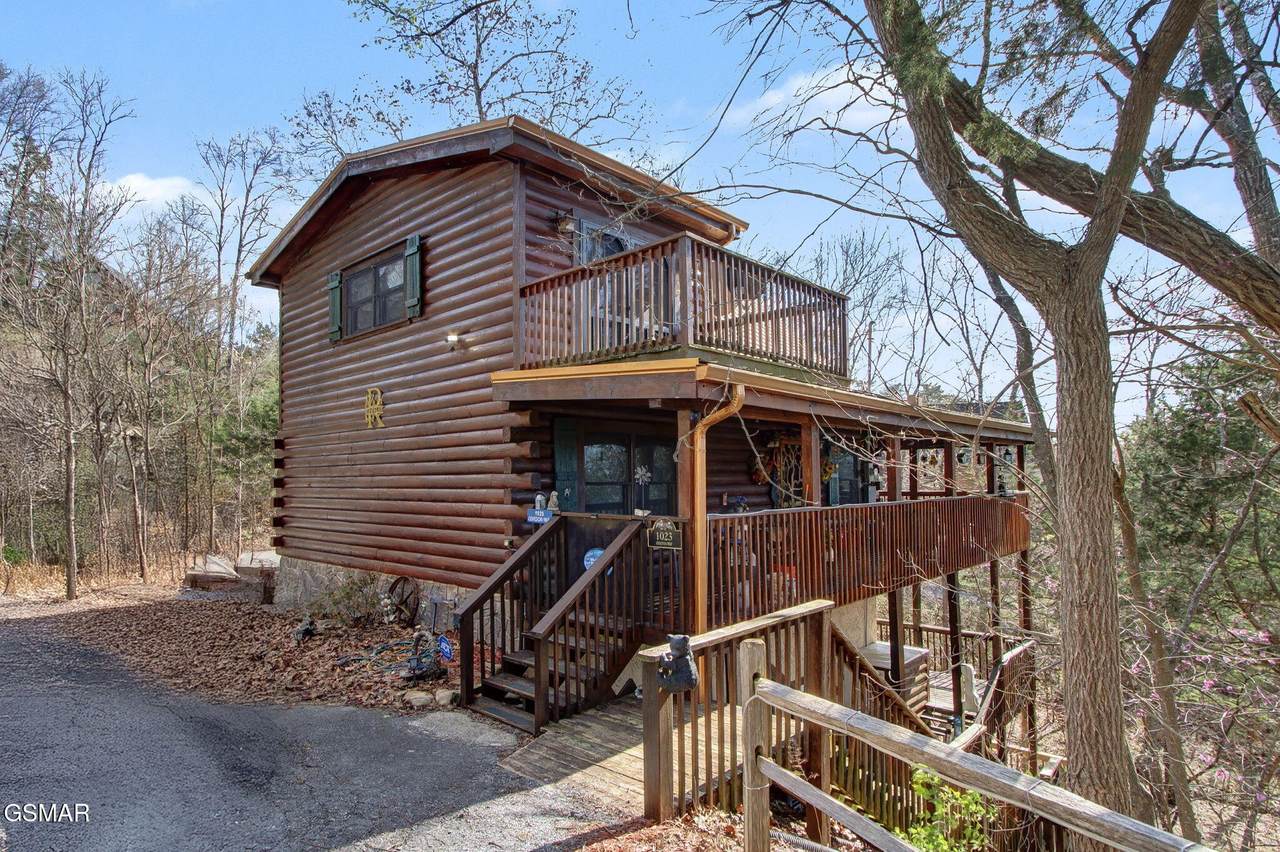 1023 Gordon Way - Photo 1