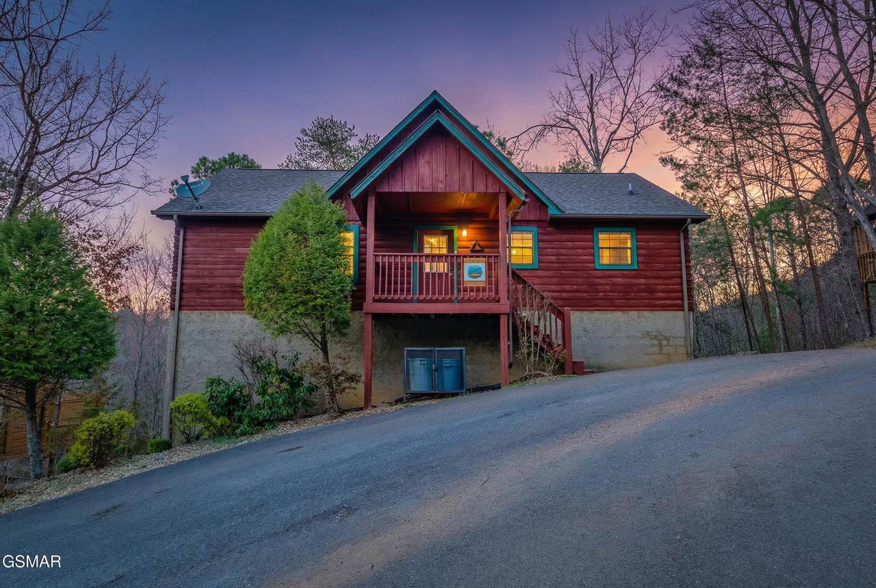 1643 Raccoon Den Way - Photo 1