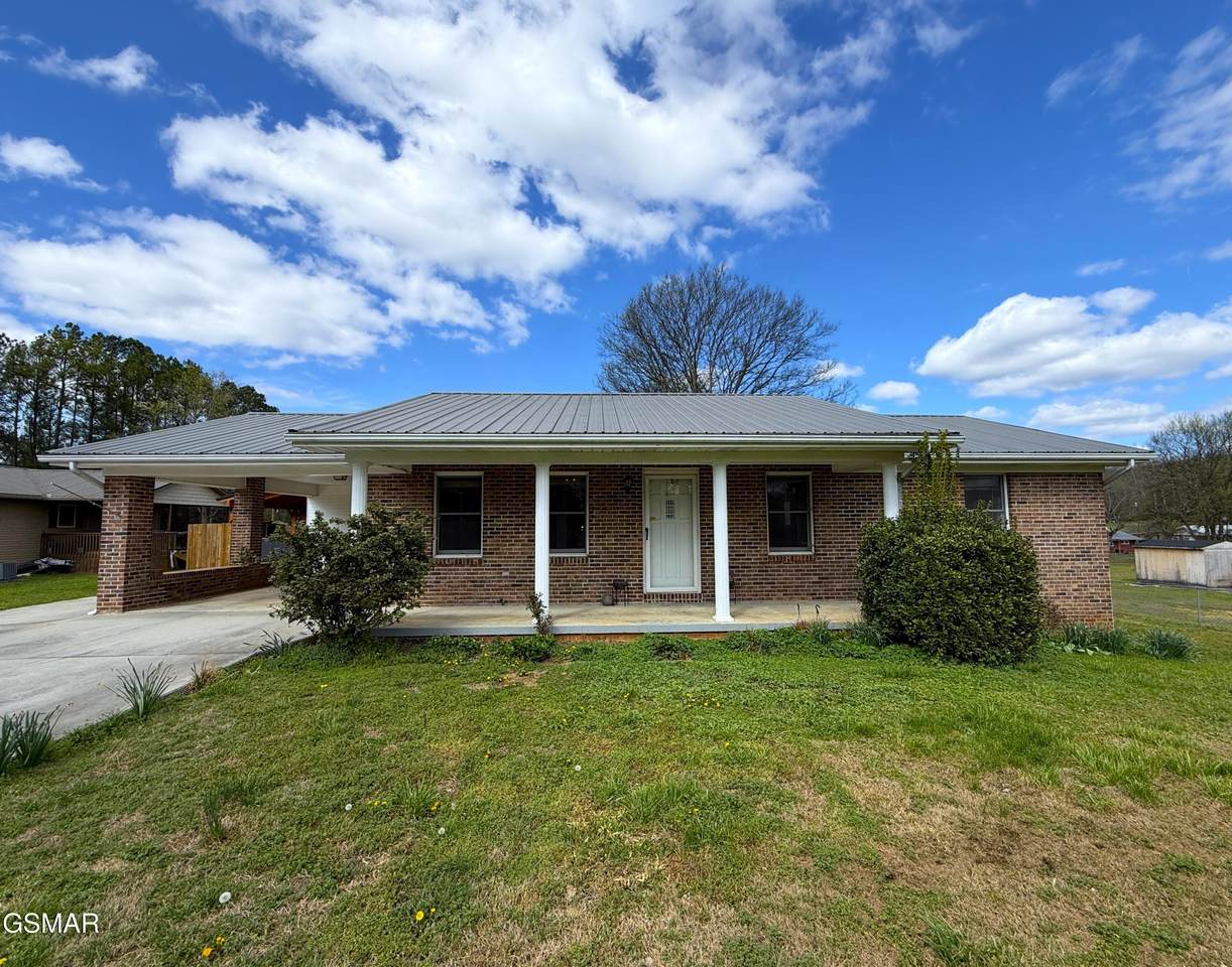 858 Burnett Drive - Photo 1