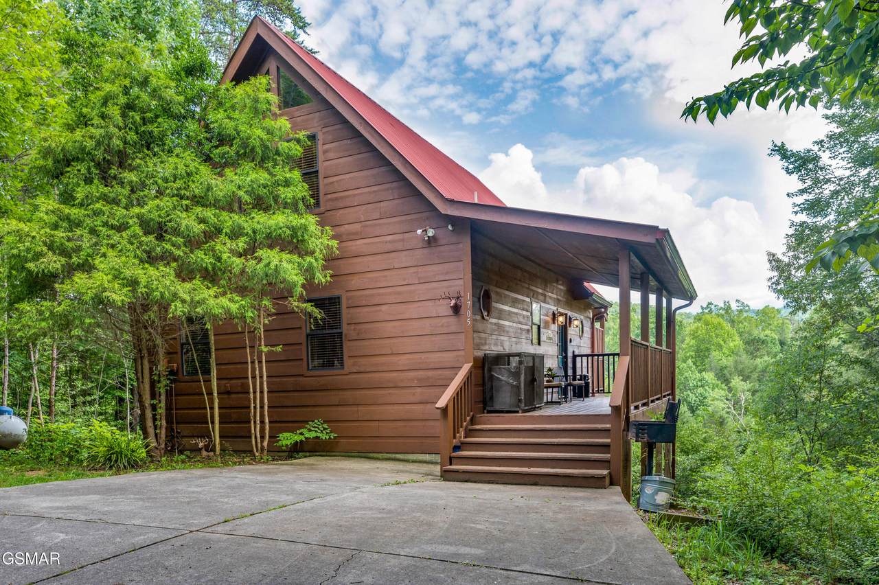 1705 Quail Hollow Way - Photo 1