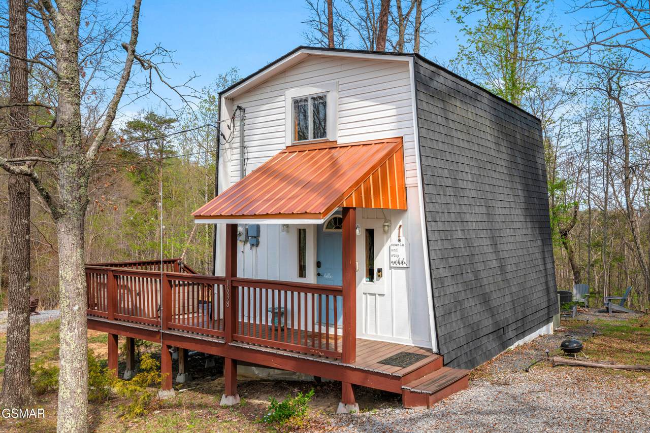 1638 Mountain View Road - Photo 1