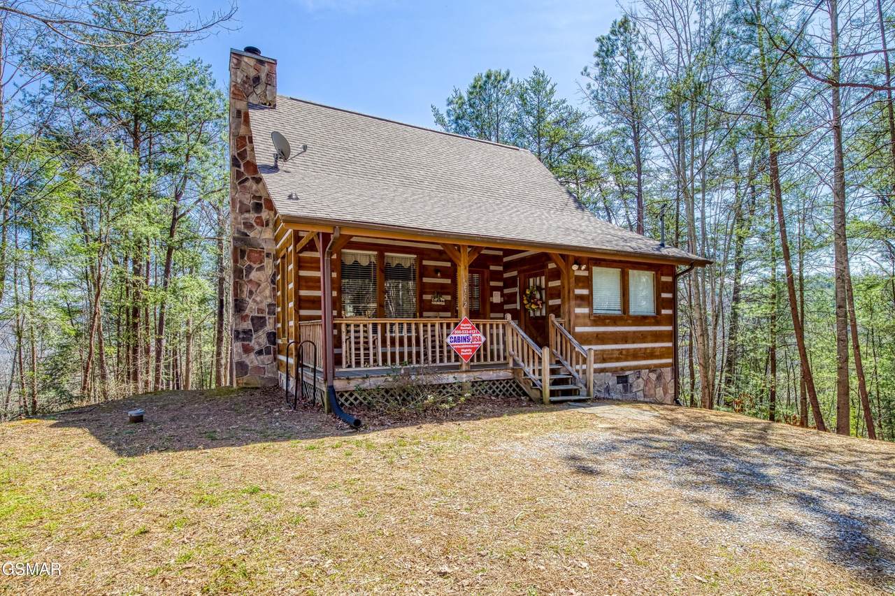 2752 Blue Springs Way - Photo 1