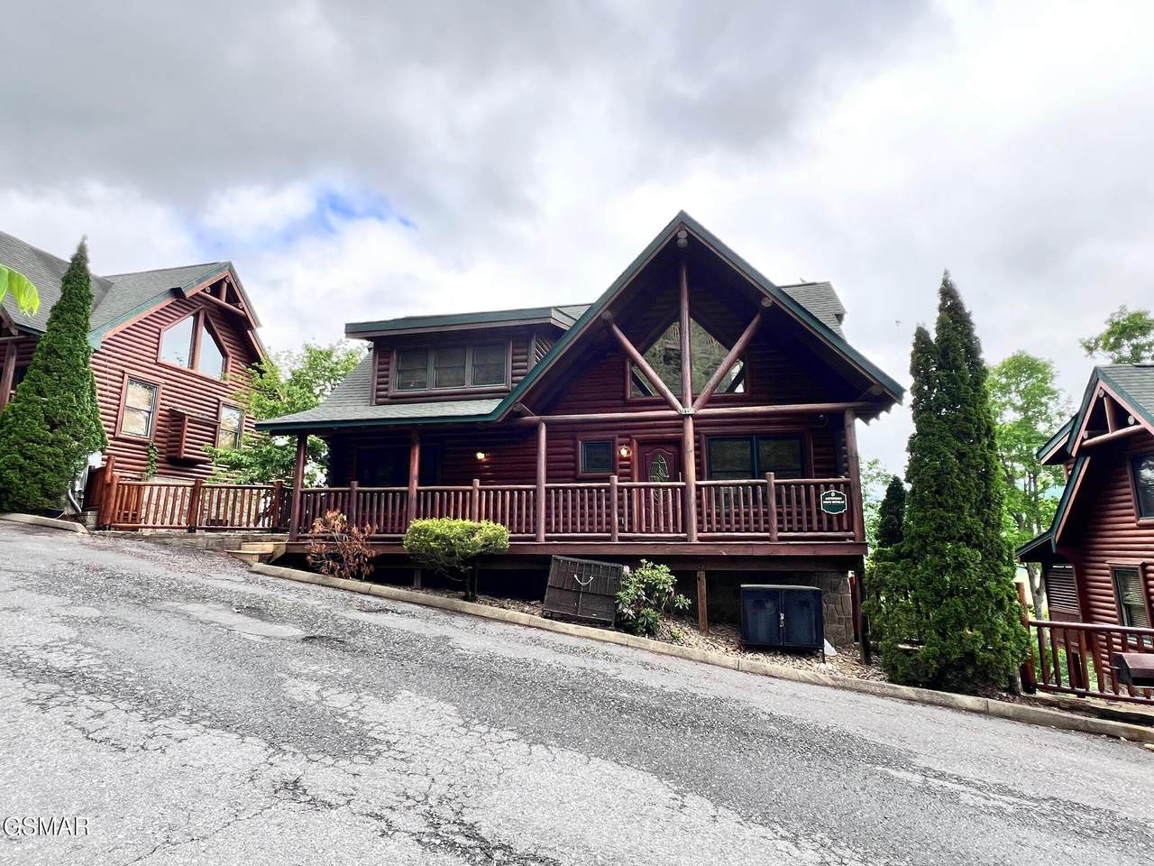 1726 Summit View Way - Photo 1