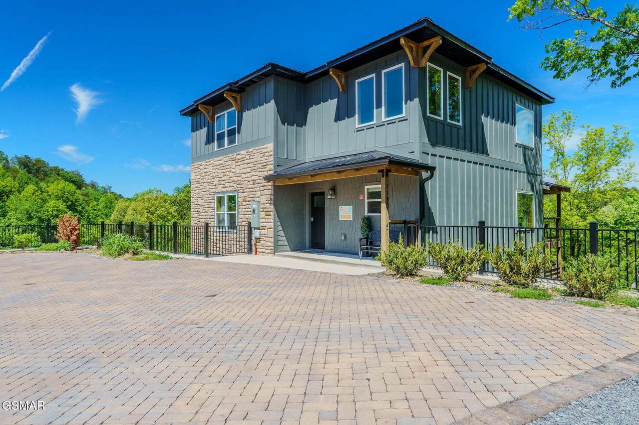 1130 Lee Cardwell Circle - Photo 1
