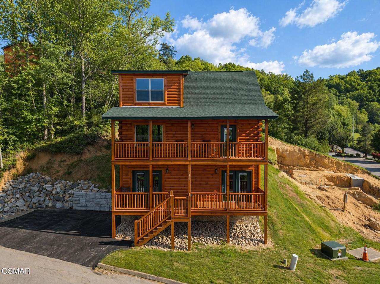 1632 Mountain Lodge Way - Photo 1