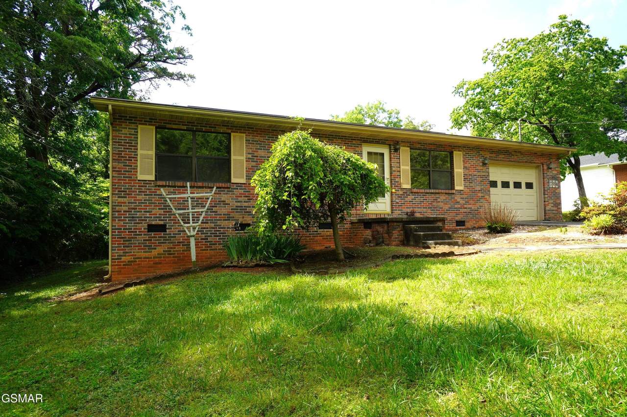 1006 Woodland Way - Photo 1