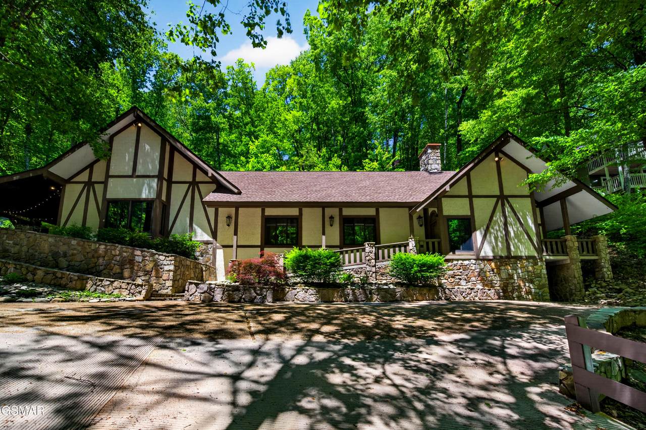 1116 Ski Mountain Road - Photo 1