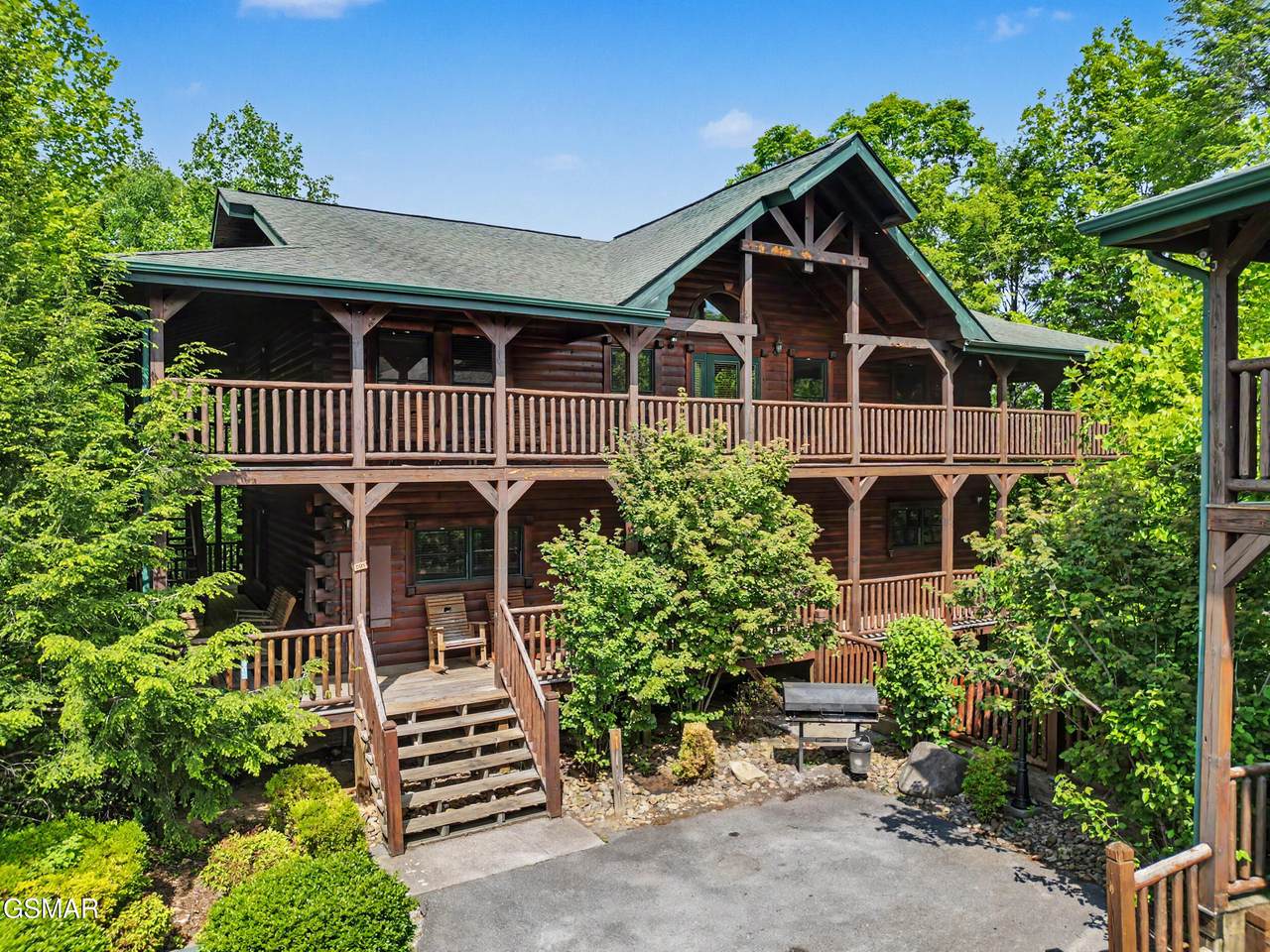 805 Spirit Loop Way - Photo 1