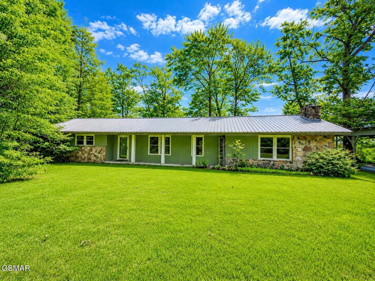 505 Crest Road - Photo 1