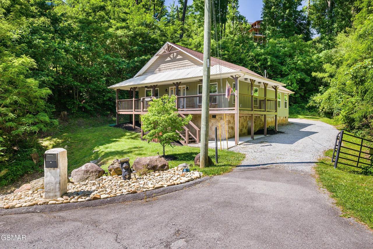 805 Woodland Drive - Photo 1