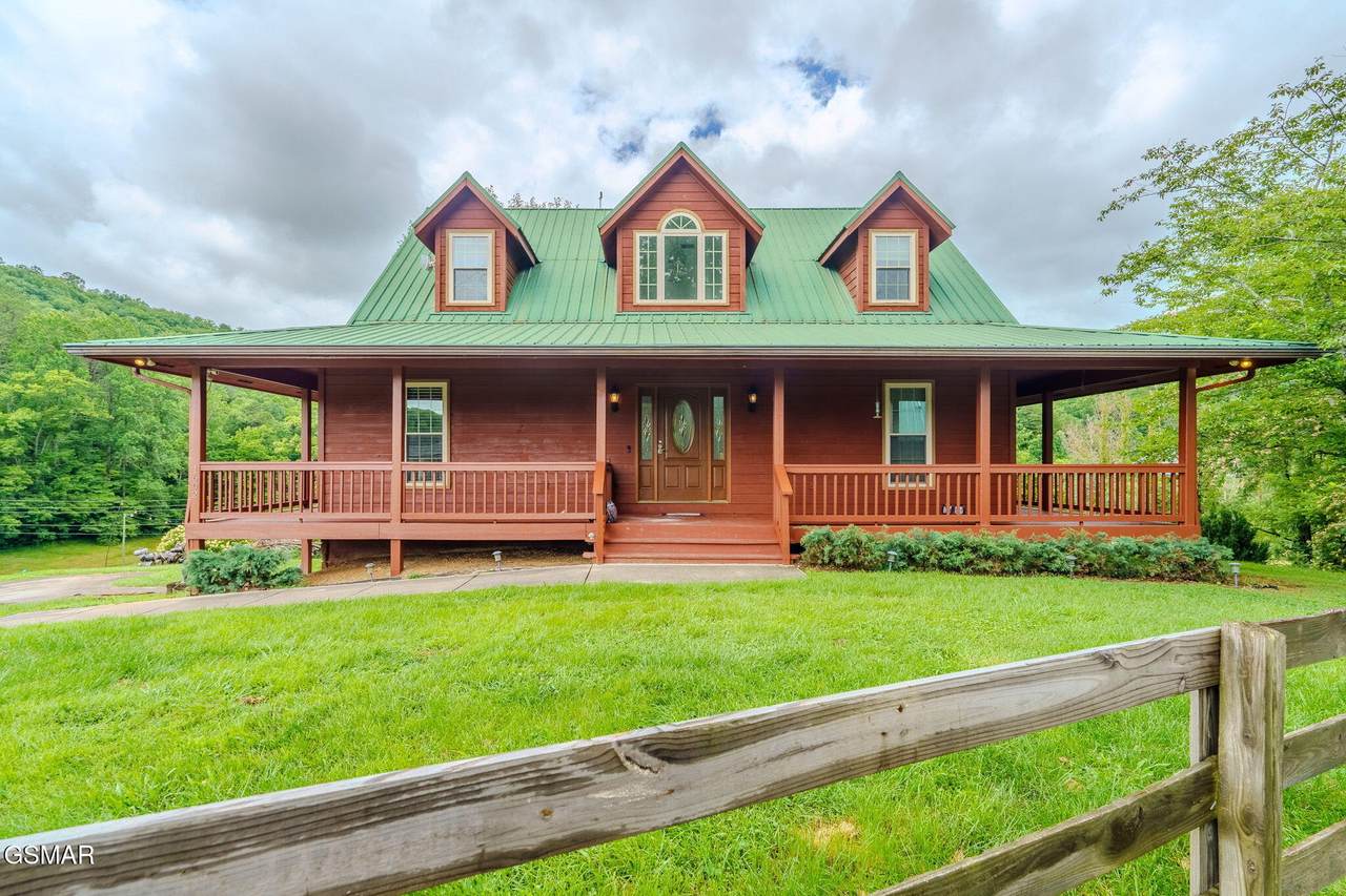 1602 Cove Crest Drive - Photo 1