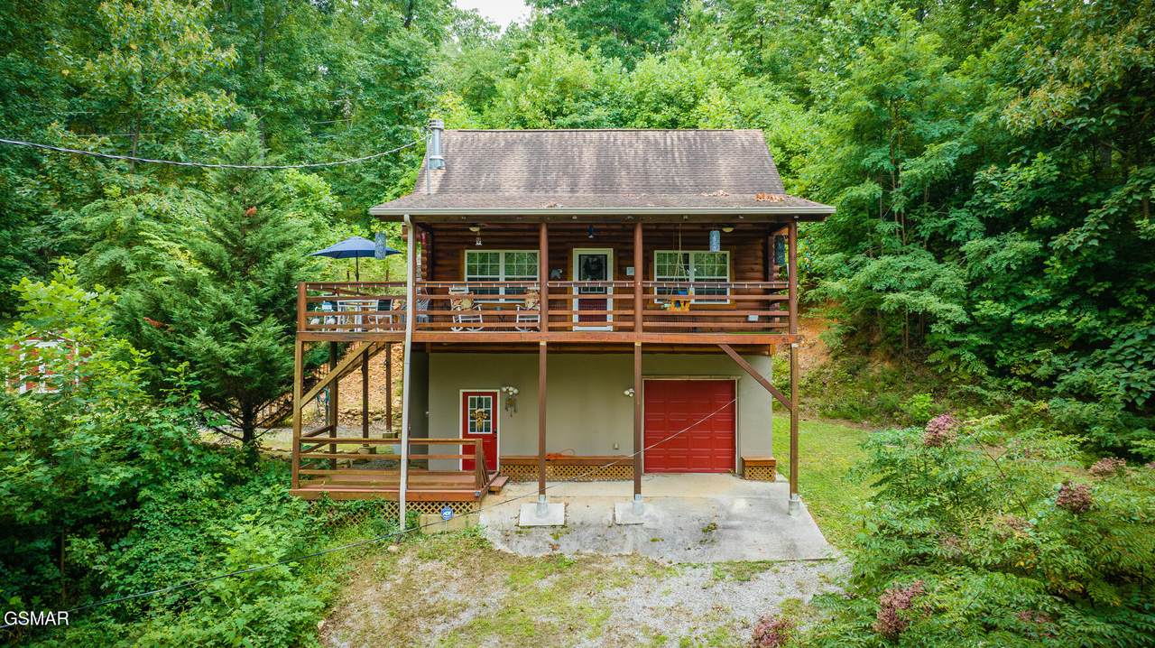 1121 Turkey Ridge Way - Photo 1