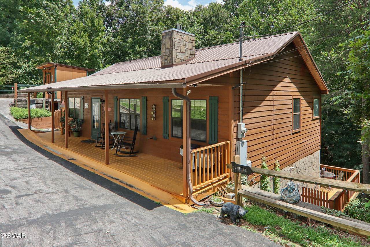 2746 Easy Street - Photo 1