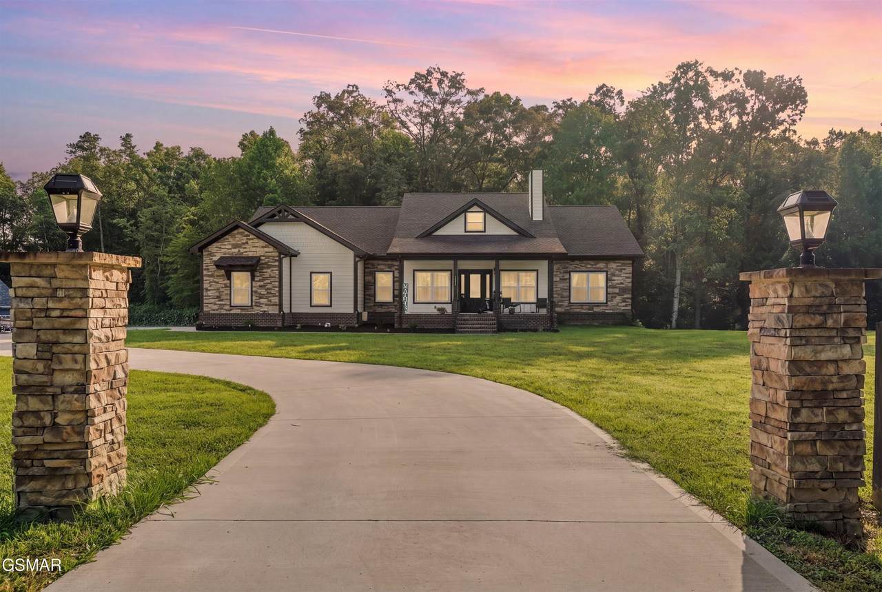 964 Deerwood Drive - Photo 1