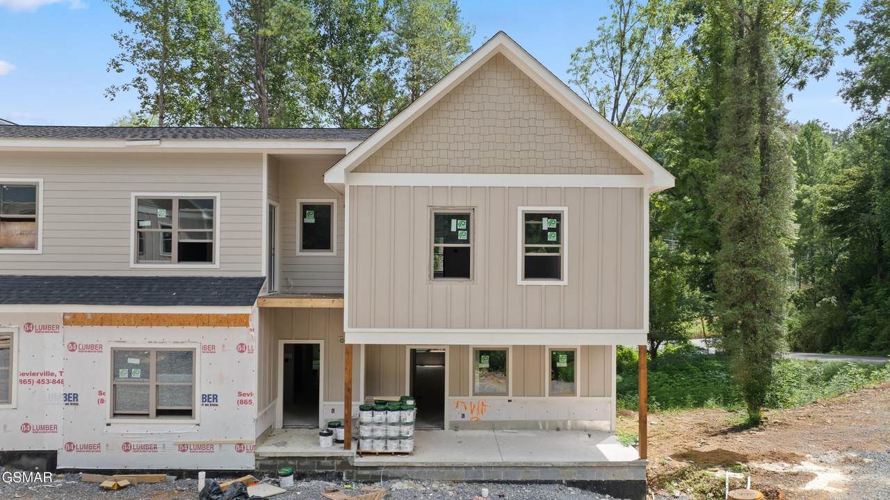 812 Powdermill Road - Photo 1