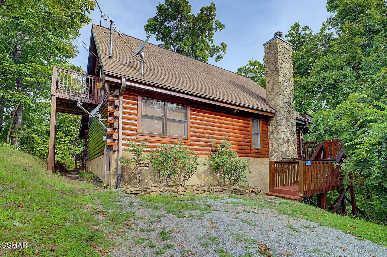 1065 Willard Way - Photo 1