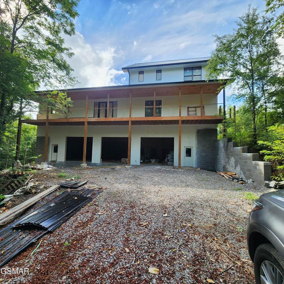 815 Penelope Lane - Photo 1