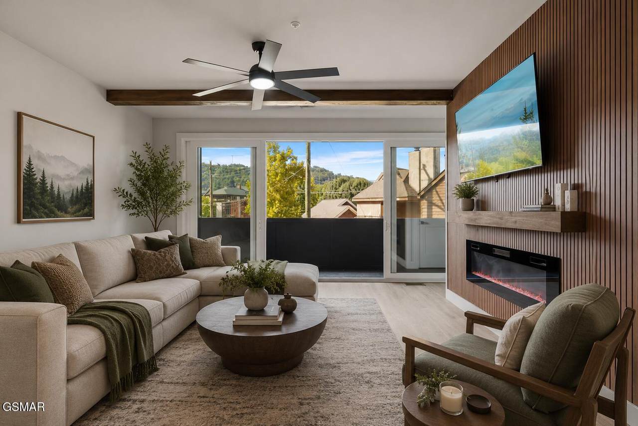 215 Circle Drive - Photo 1