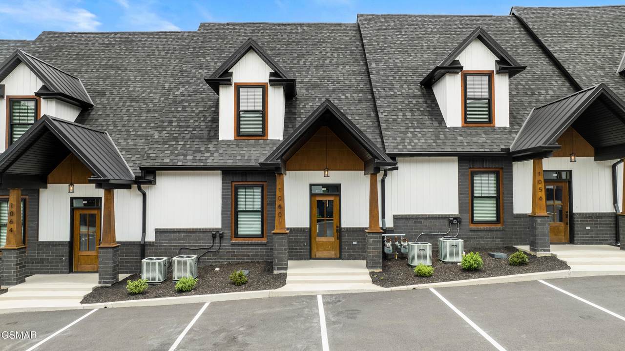1060 Watch Hill Way - Photo 1