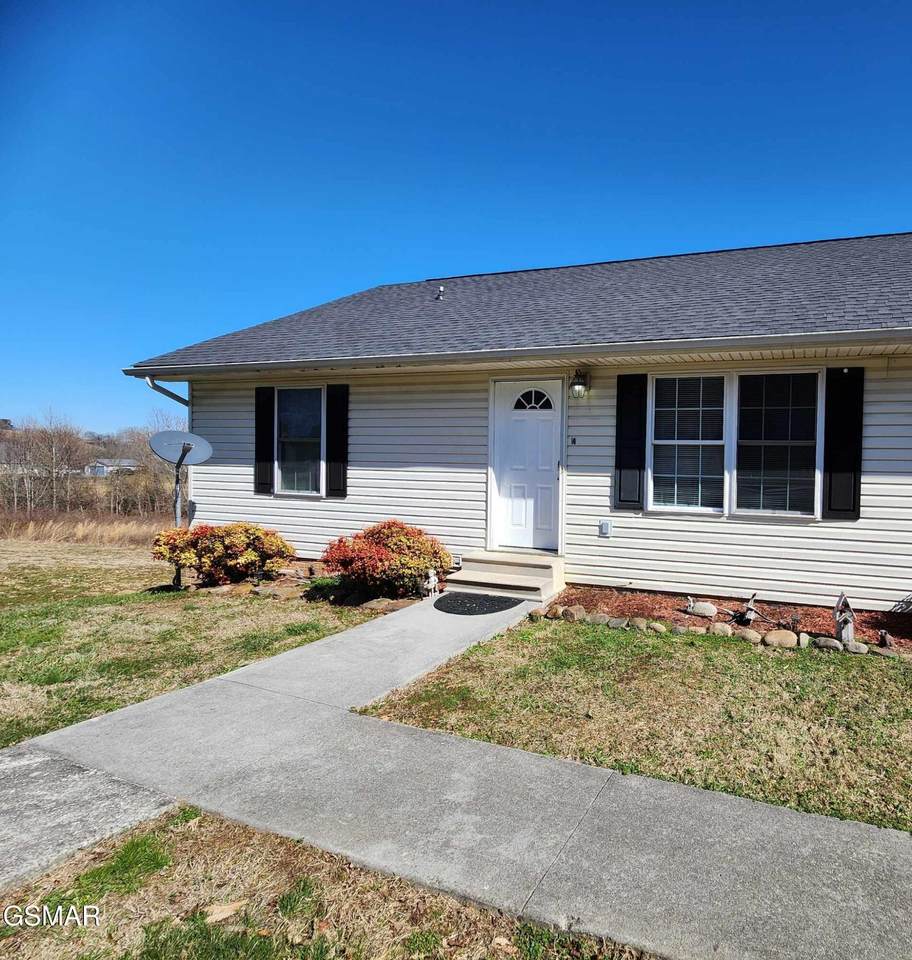 2904 Boyds Creek Hwy - Photo 1