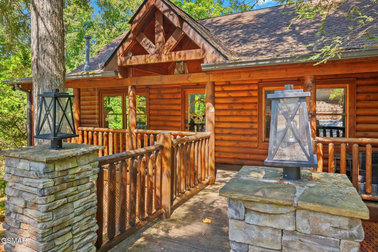 2116 Double Oaks Way - Photo 1
