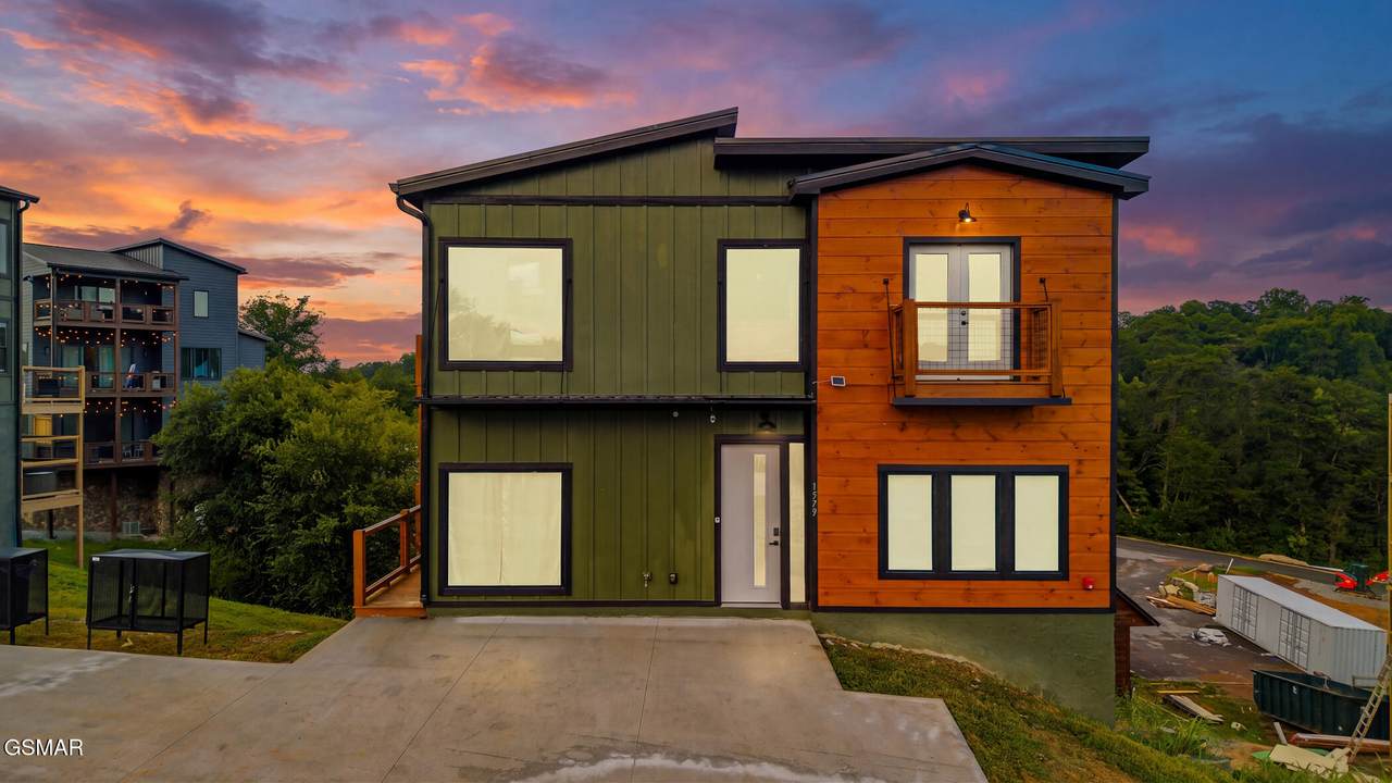 1579 Rainbow Ridge Way - Photo 1