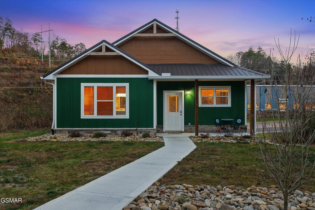 1012 Pinyon Circle - Photo 1