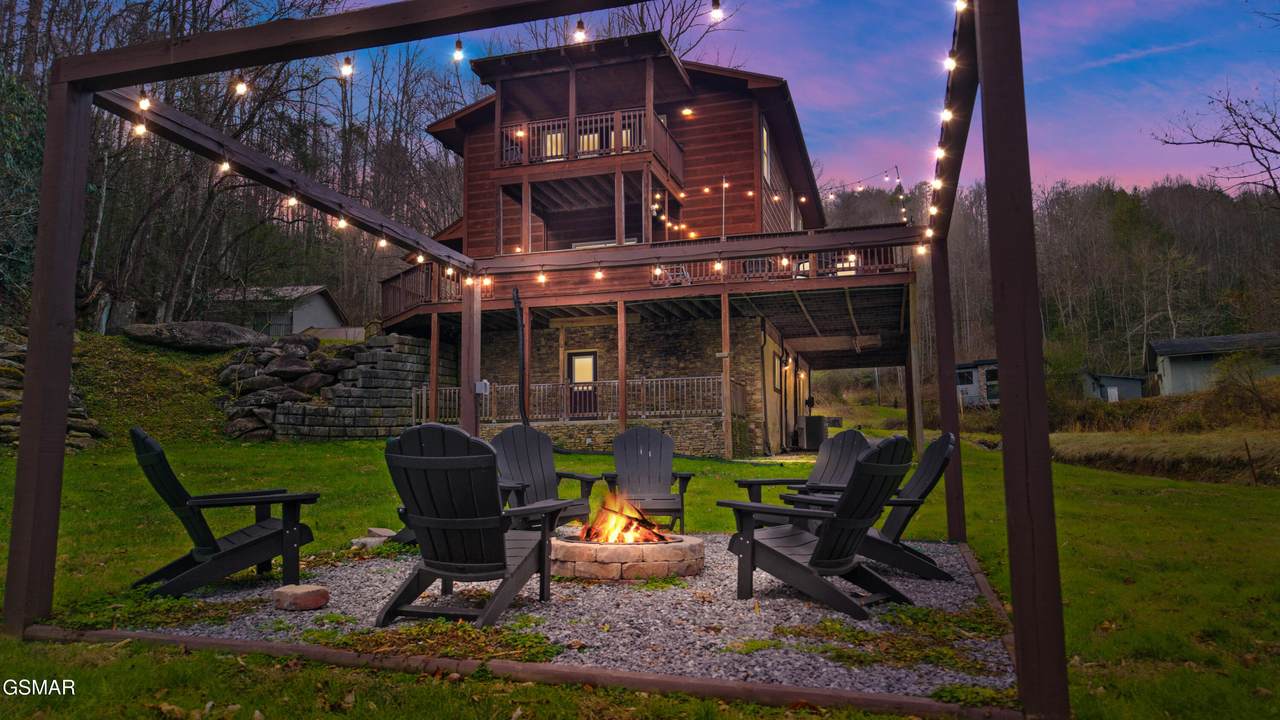 346 Autumn Lane - Photo 1