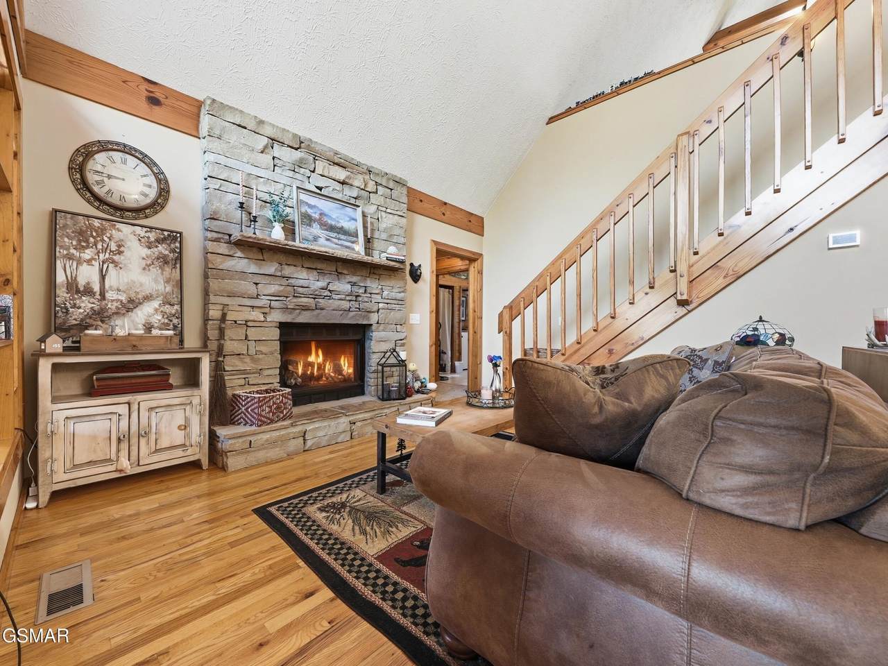 727 Sunrise Boulevard - Photo 1