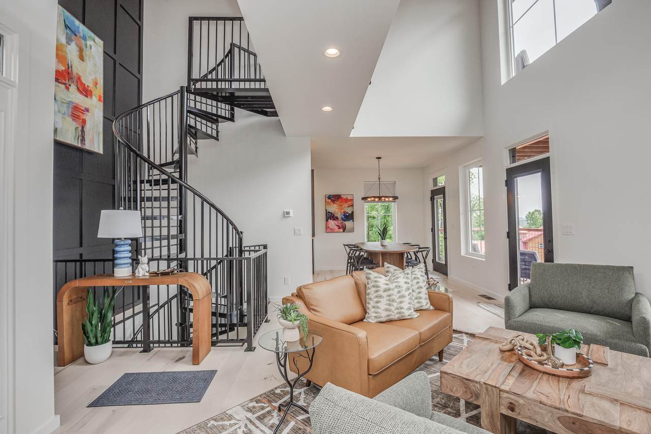 714 Pinecrest Drive - Photo 1