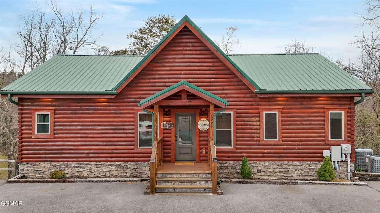 3226 White Falcon Way - Photo 1