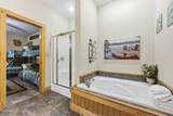 2906 Quiet Oak Way - Photo 40