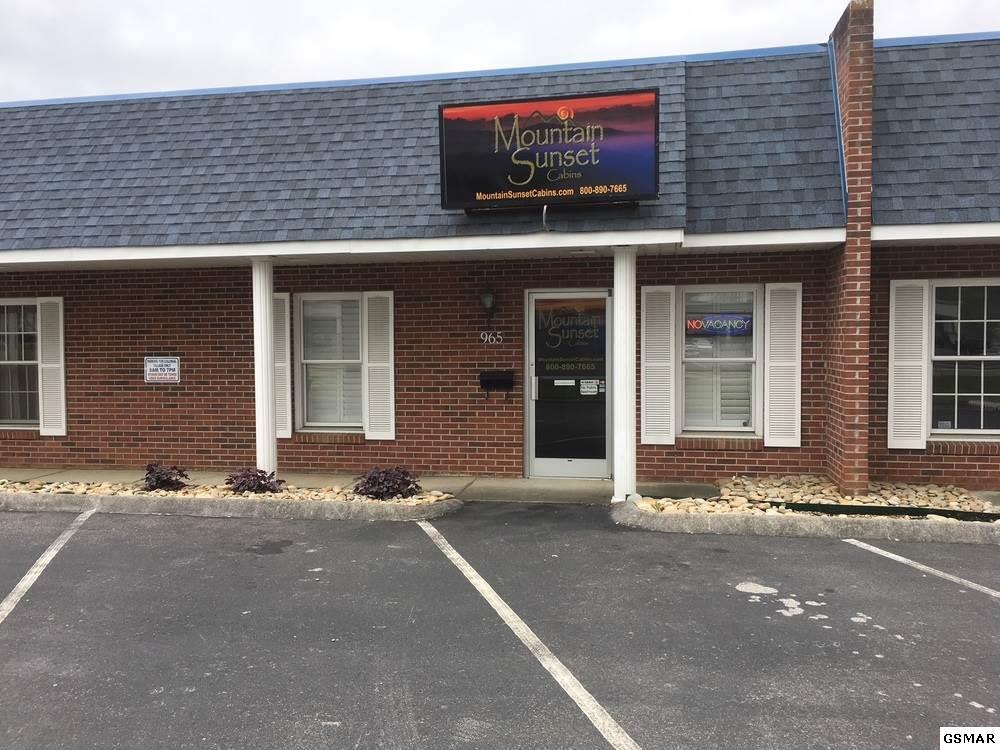 965 Dolly Parton Parkway - Photo 1