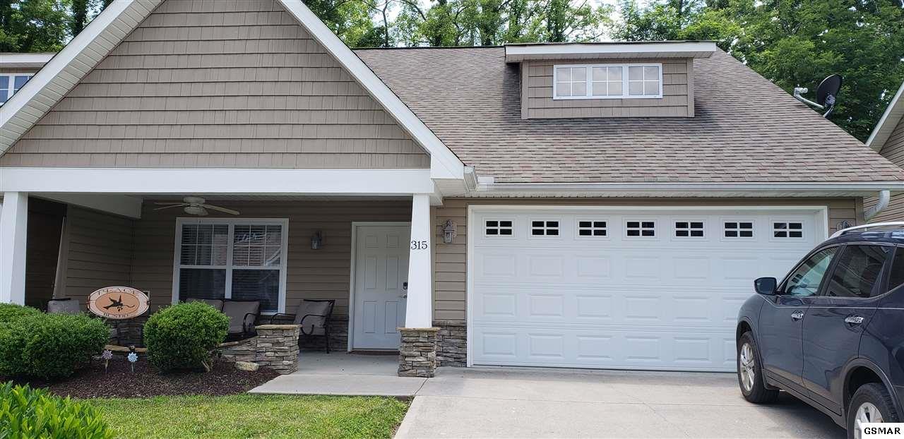 315 Meriweather - Photo 1