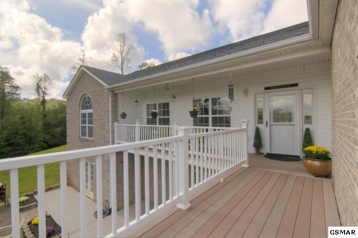 728 Lewelling Ct - Photo 1