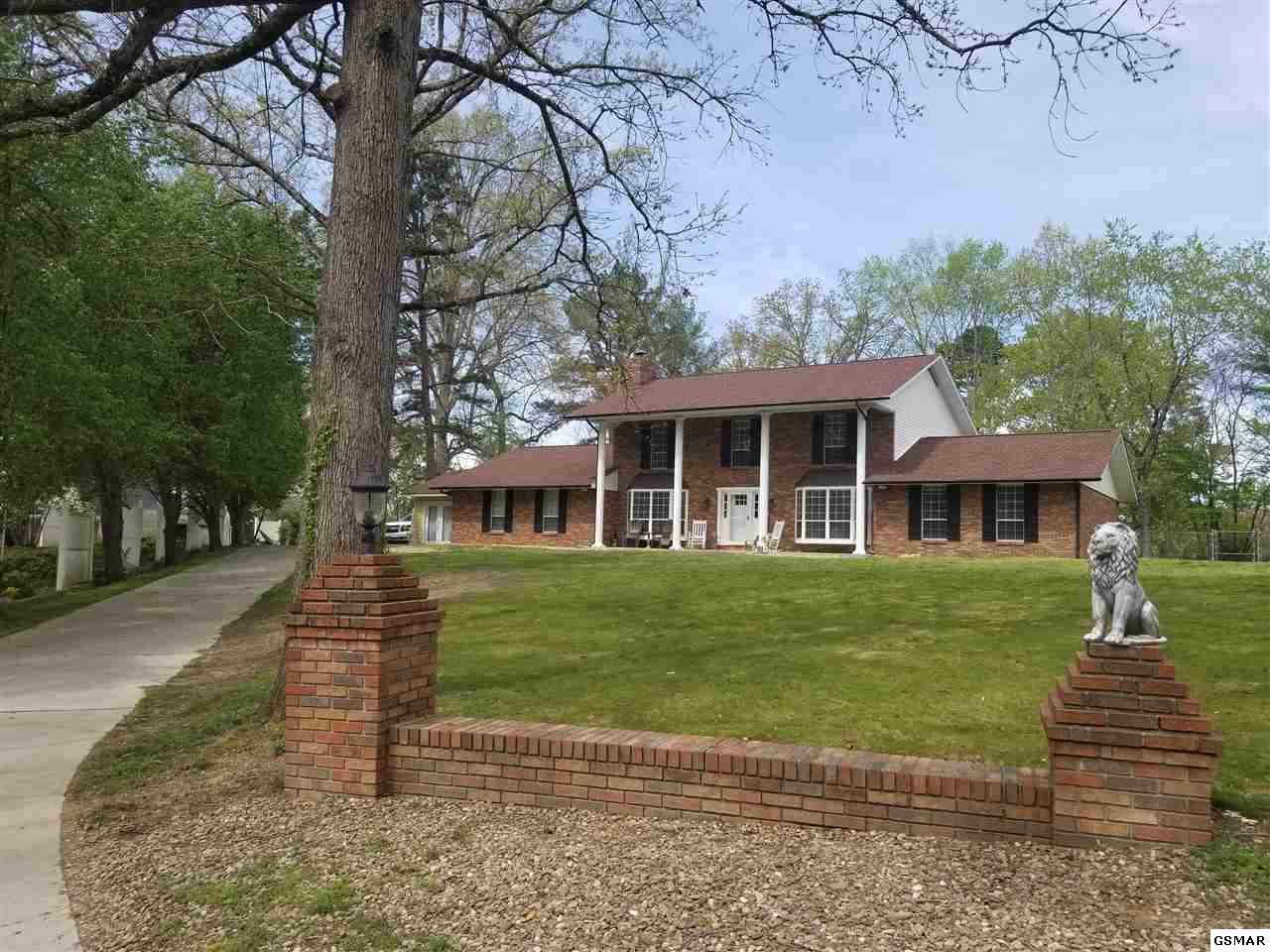1302 Poplar Ct. - Photo 1