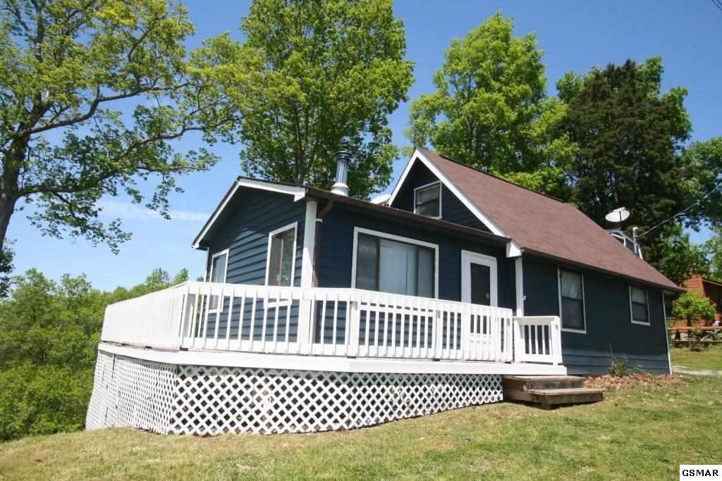 718 Chris Way - Photo 1