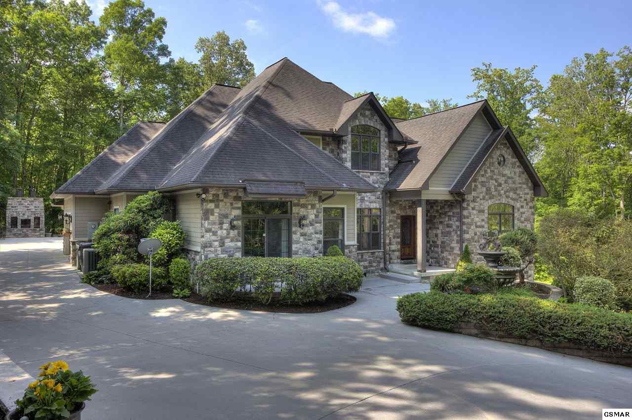 203 Georgian Ln - Photo 1