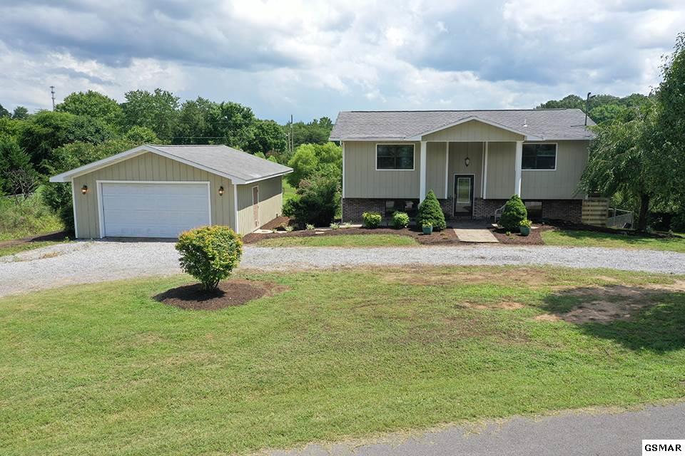 1941 Neal Dr - Photo 1