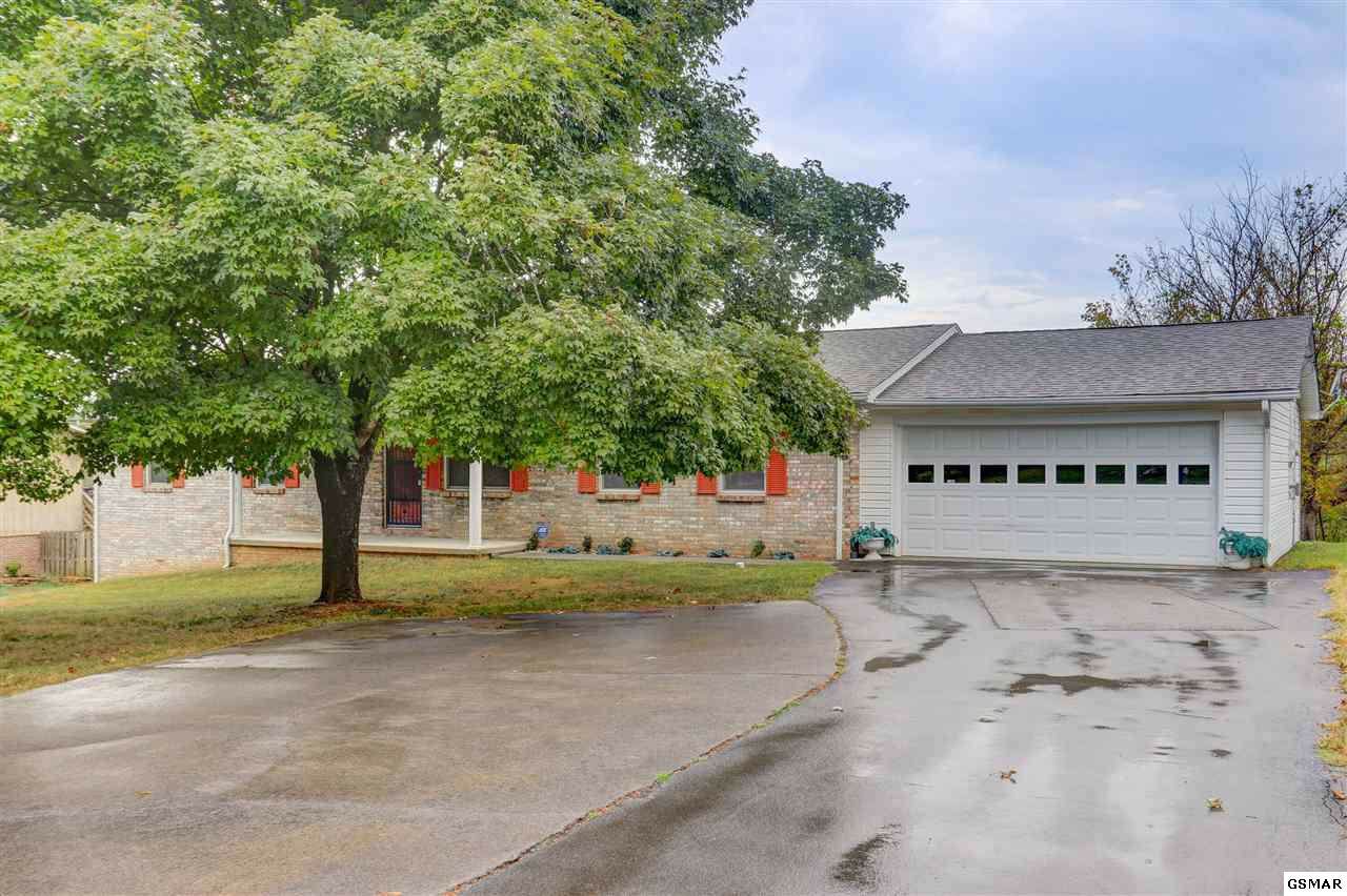 409 Pinebark Drive - Photo 1