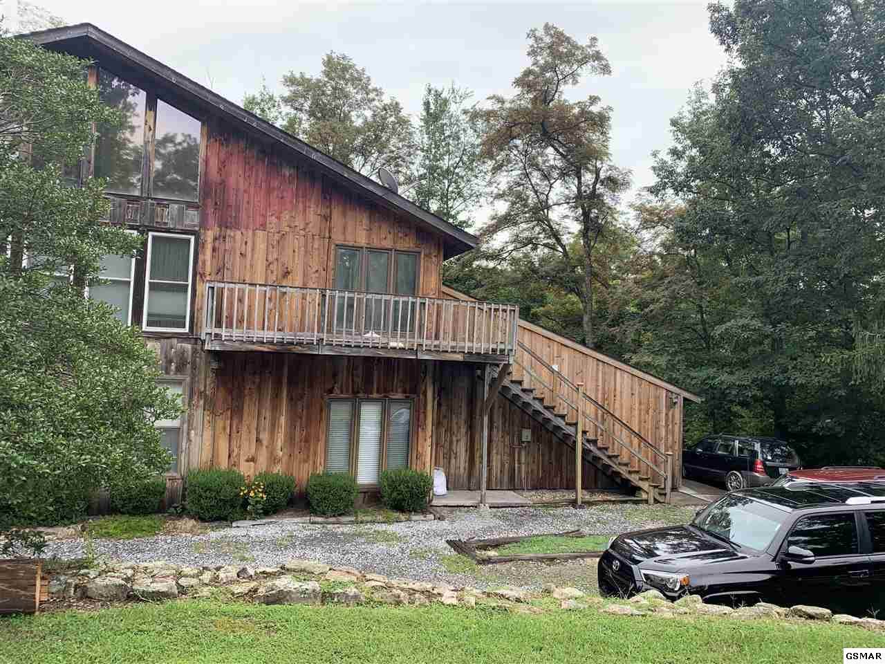 1070 Alpine Dr - Photo 1