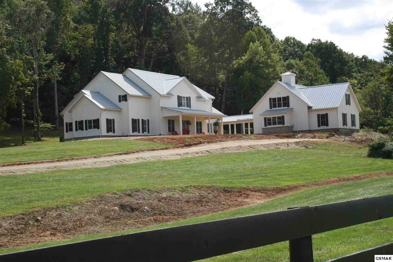 725 Brooks Rd - Photo 1