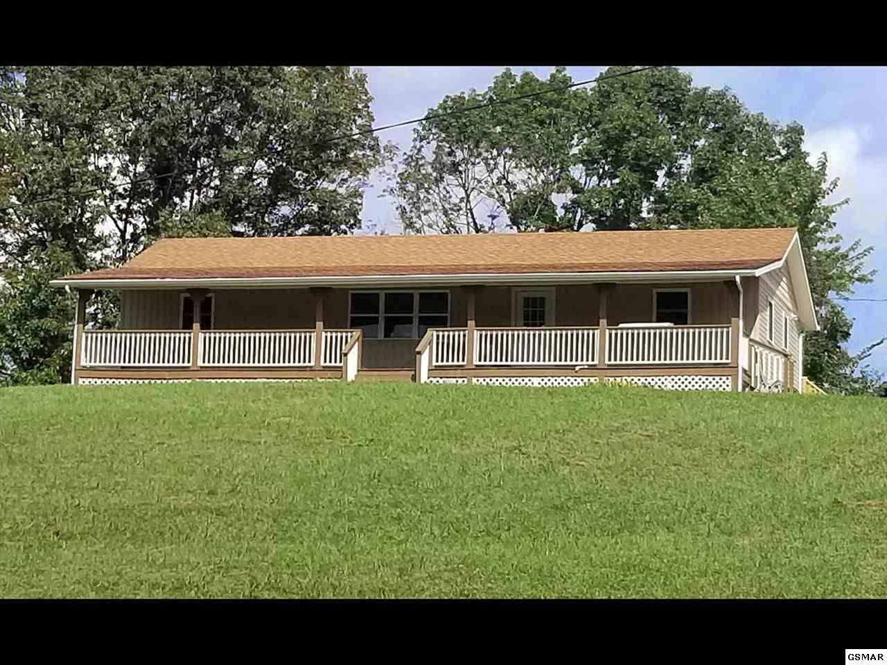 1412 Twin Oaks Road - Photo 1