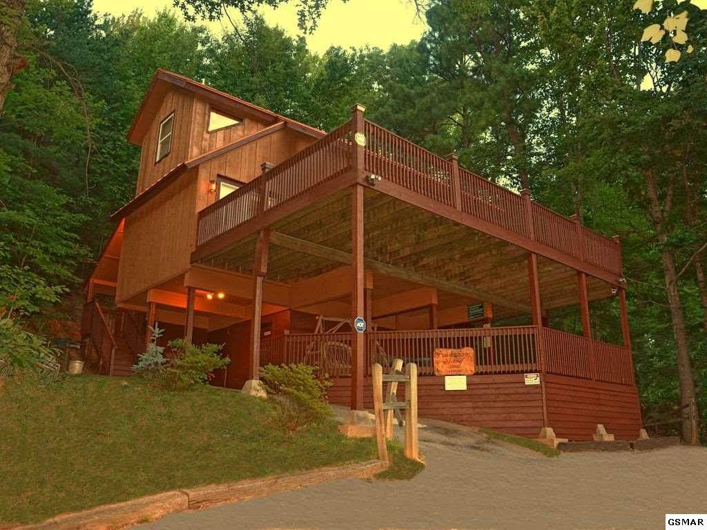 2015 Luzerne Dr - Photo 1