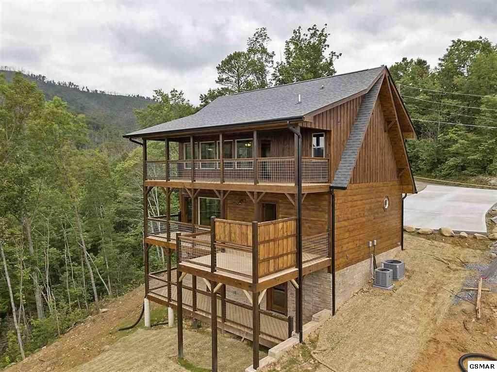 883 Chestnut Dr - Photo 1