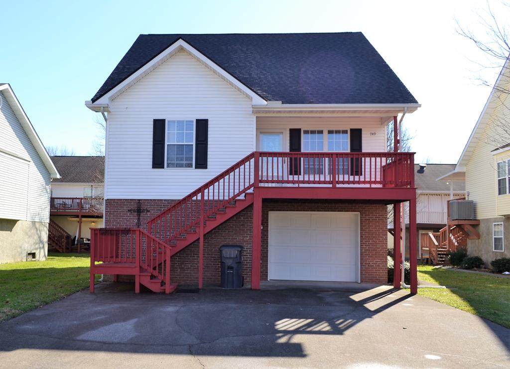 749 Plantation Dr - Photo 1