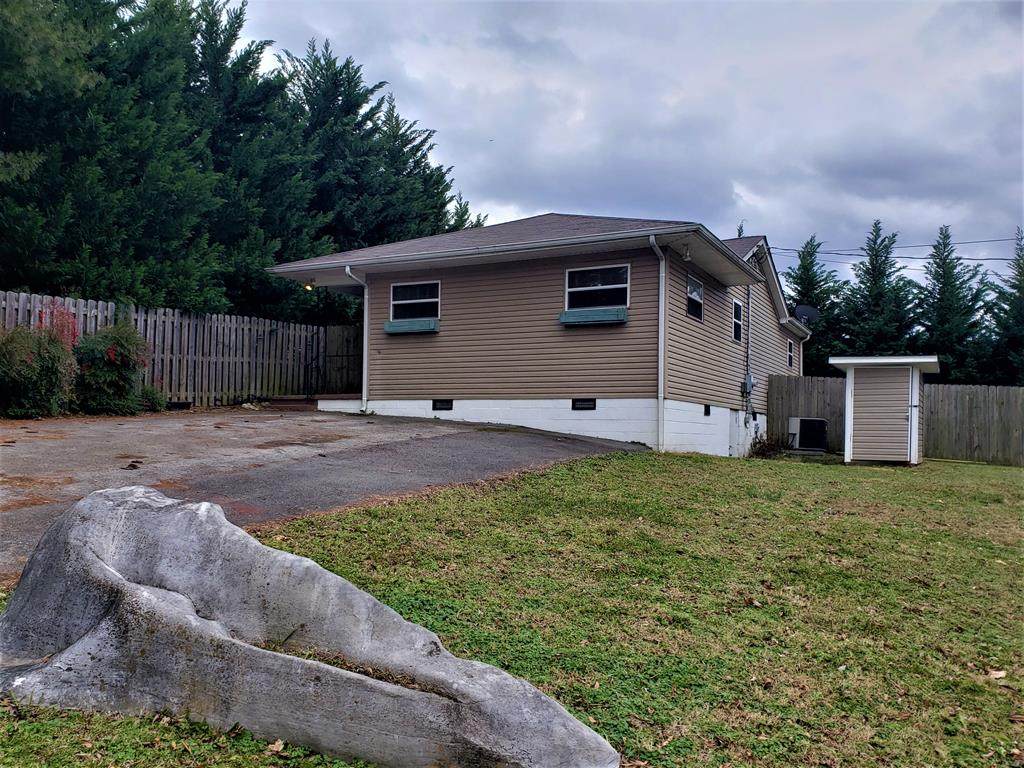 1113 Tinsley Ln - Photo 1