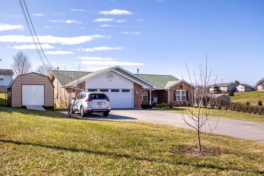 1413 Broadview Circle - Photo 1