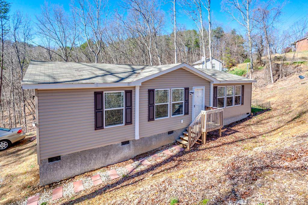 1329 Summit Drive - Photo 1