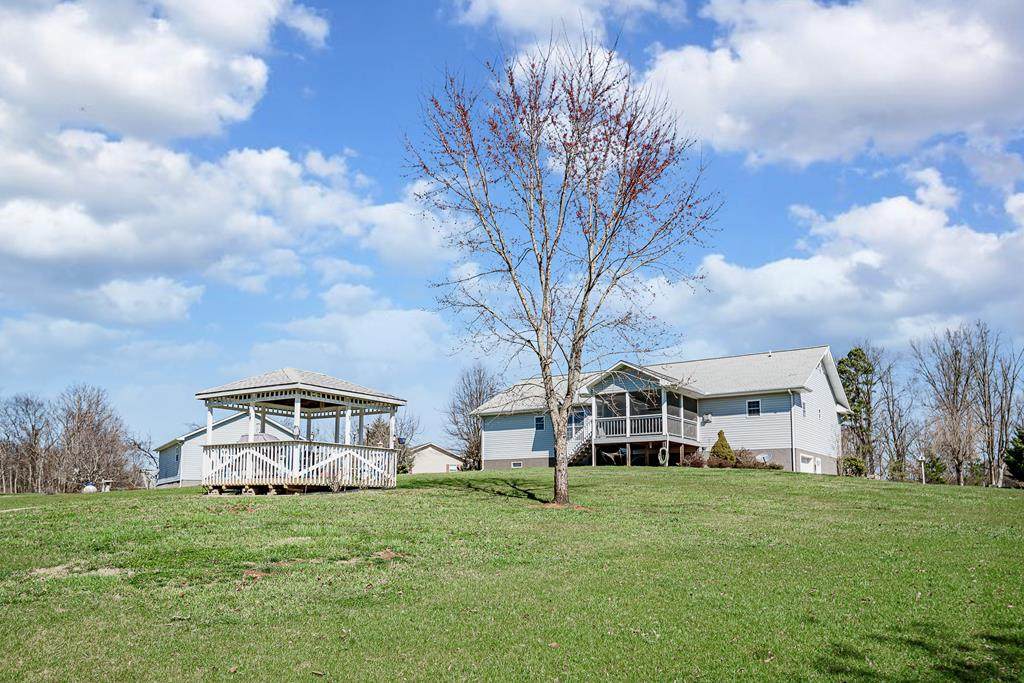 1067 Farm Road - Photo 1